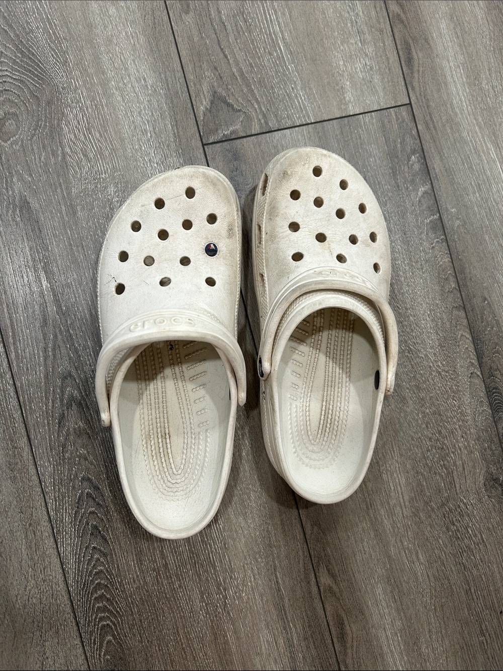 CROCS Men’s Classic Clog in Off-White
